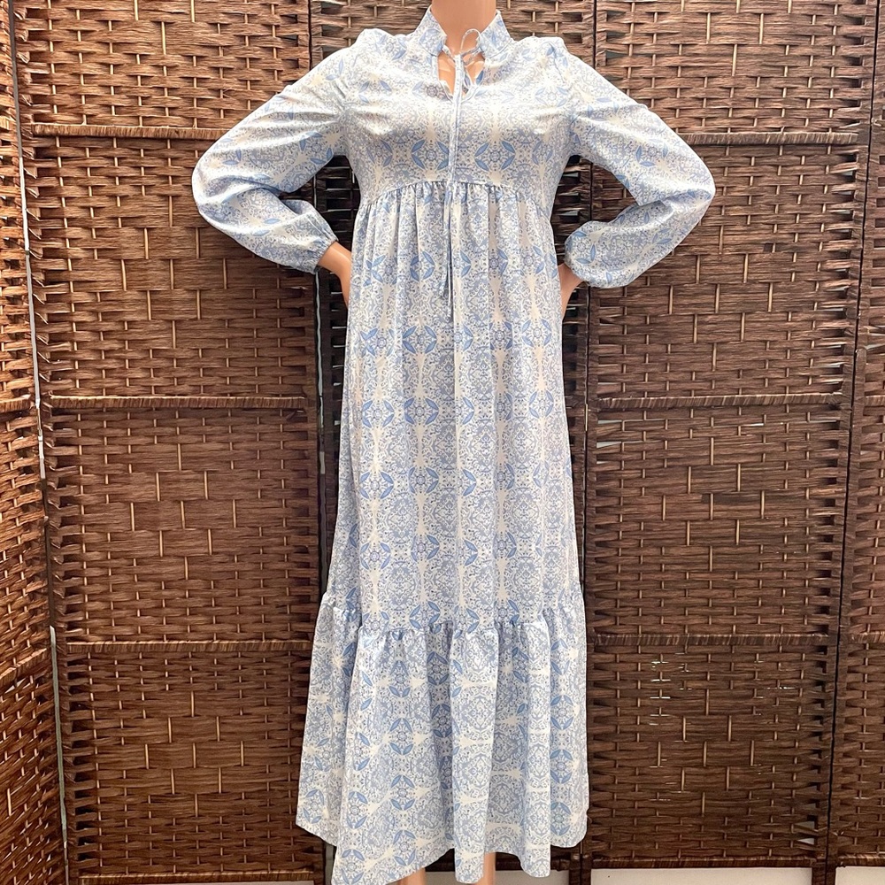 Elegant Blue Patterned Maxi Dress, Size S.